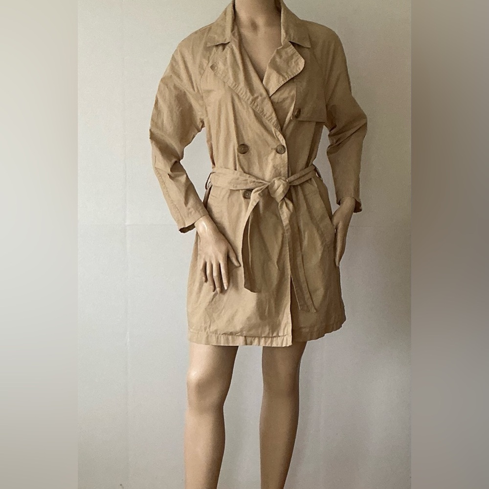 BP. Sz. Small 100% cotton Beige Double-Breasted Trench Coat with self Tie belt